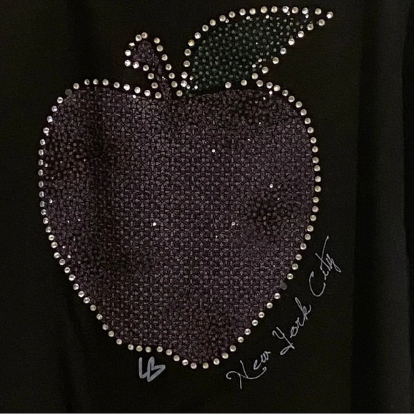 LANE BRYANT Graphic “Apple-New York” Studs Cap Sleeve 22/24 Gathered Sides Black - Picture 2 of 8
